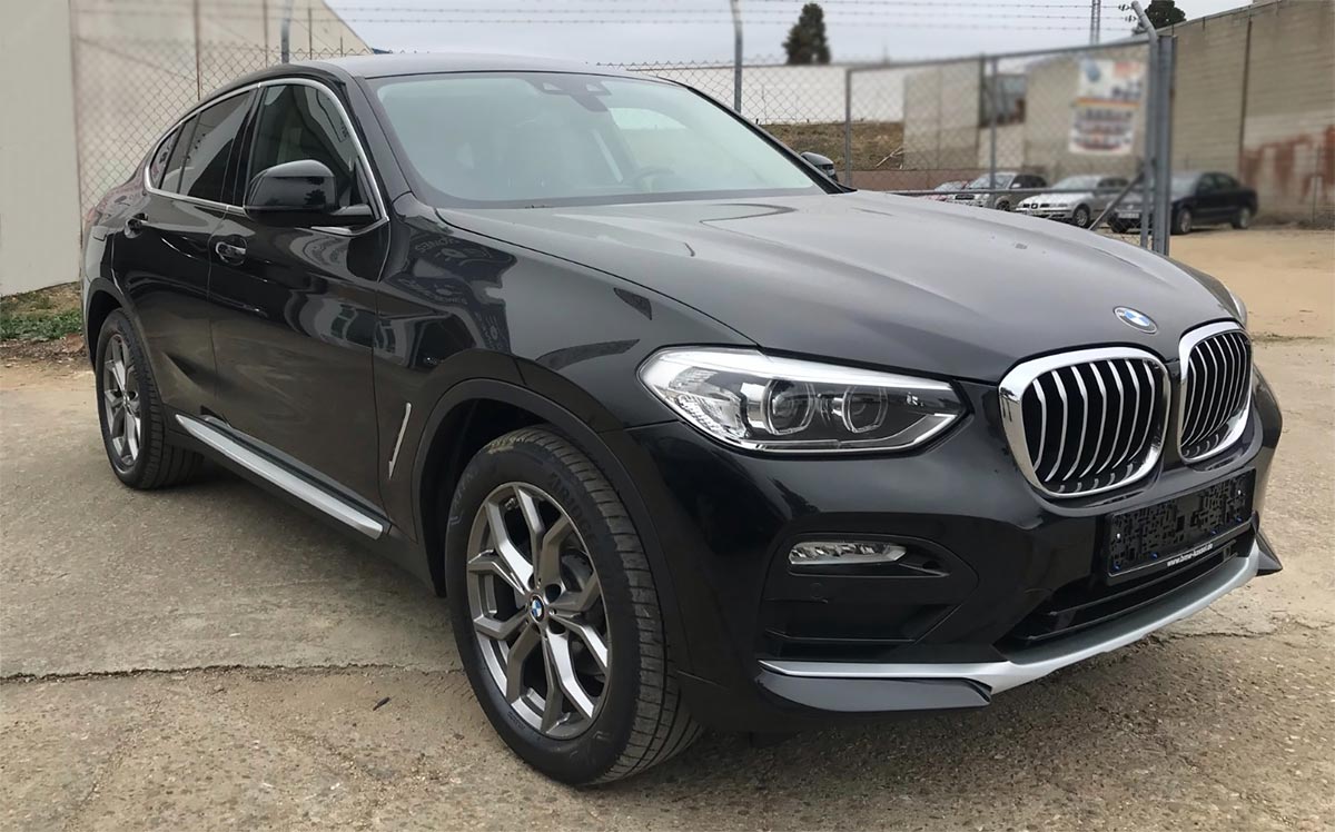 Coche tipo turismo, marca BMW X4 xDrive 20d