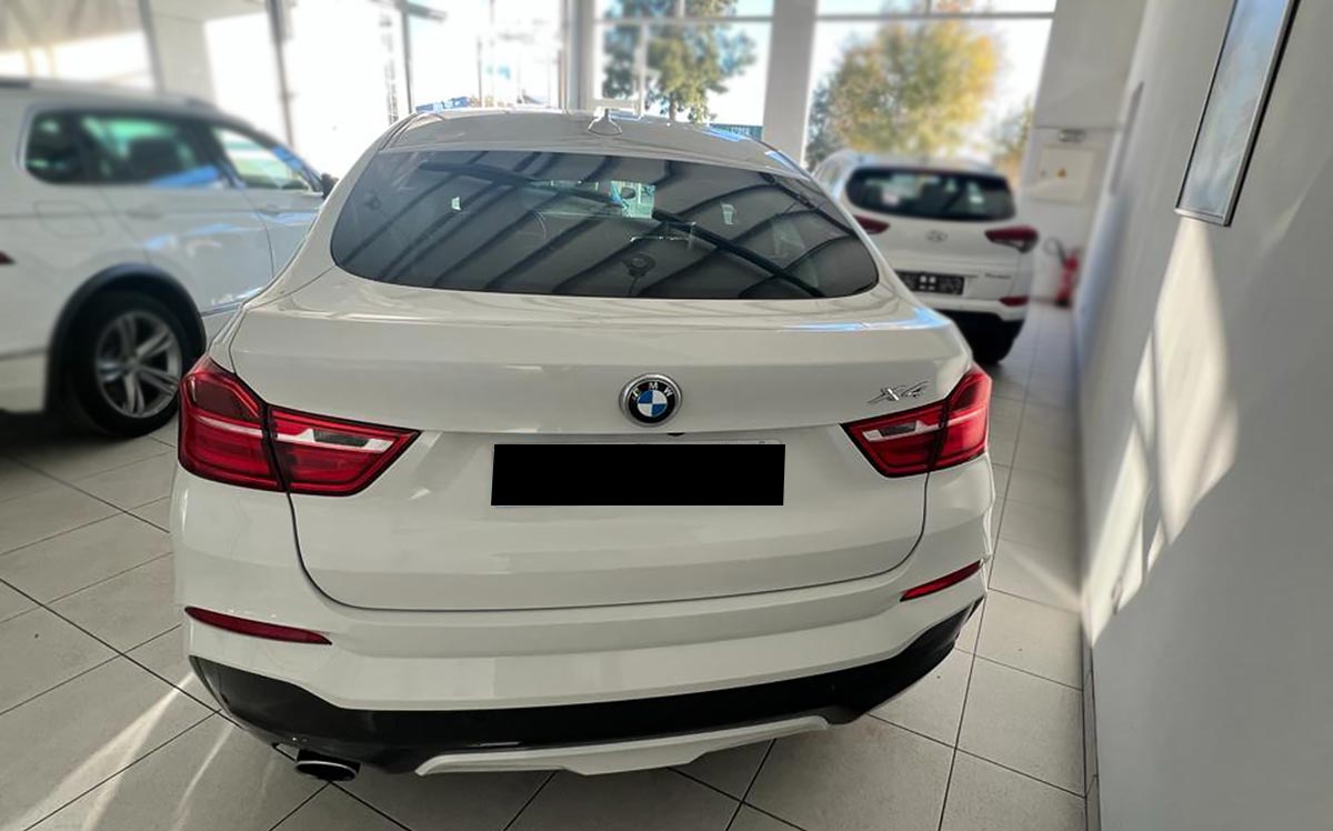 Maletero del vehículo BMW X4 xDrive 2.0d Paquete M.