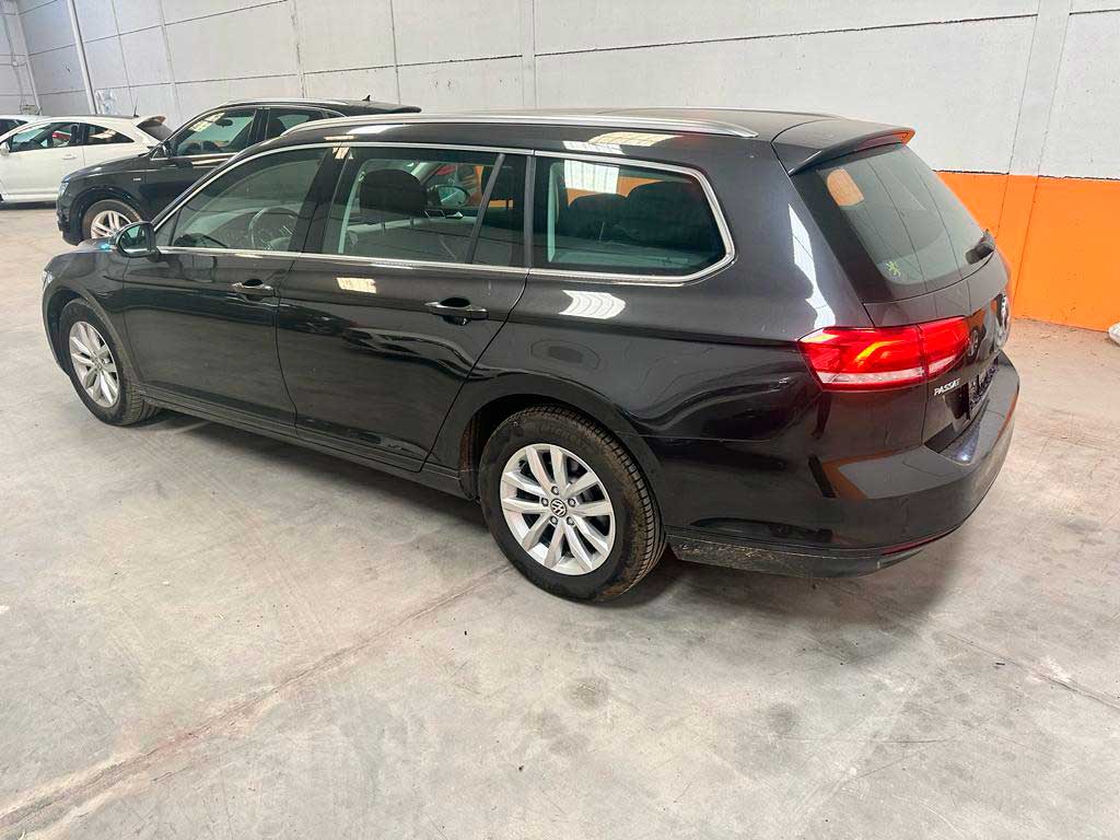 Vista laterial del Interior del Volkswagen Passat 1.4 TSI Variant